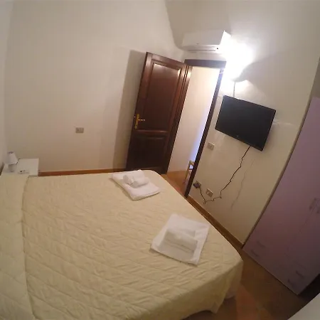 La Coccinella Al Mare 4* סאן תאודורו